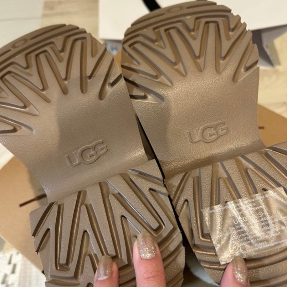 Ugg Esmee Lace Up Platform Boots 💗 HTF - Picture 7 of 12